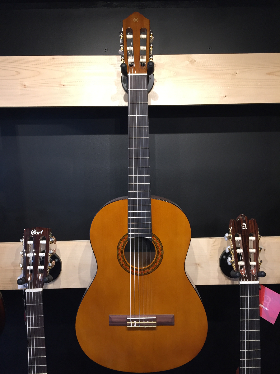 YAMAHA C40 YAMAHA C40